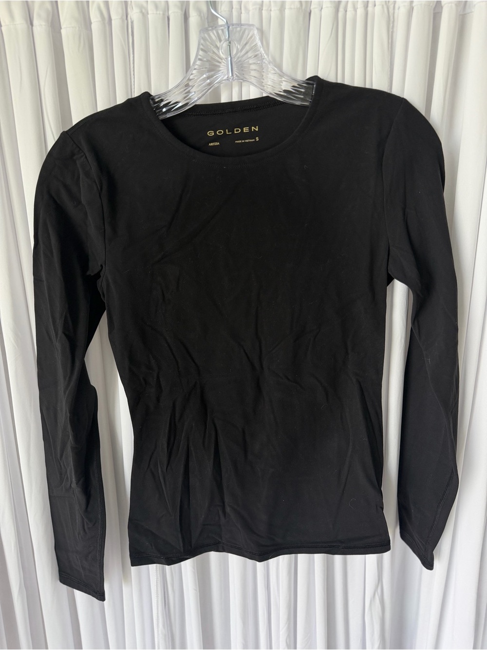 Aritzia Golden Black Long-Sleeve Crewneck Top